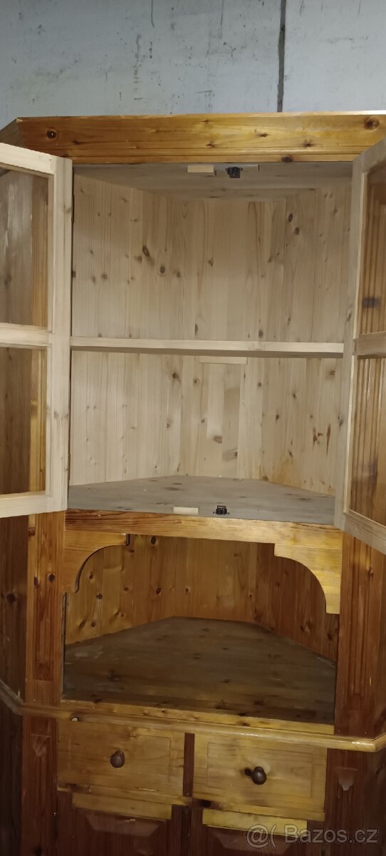 Rohová celodřevěná komoda s vitrínou - 6