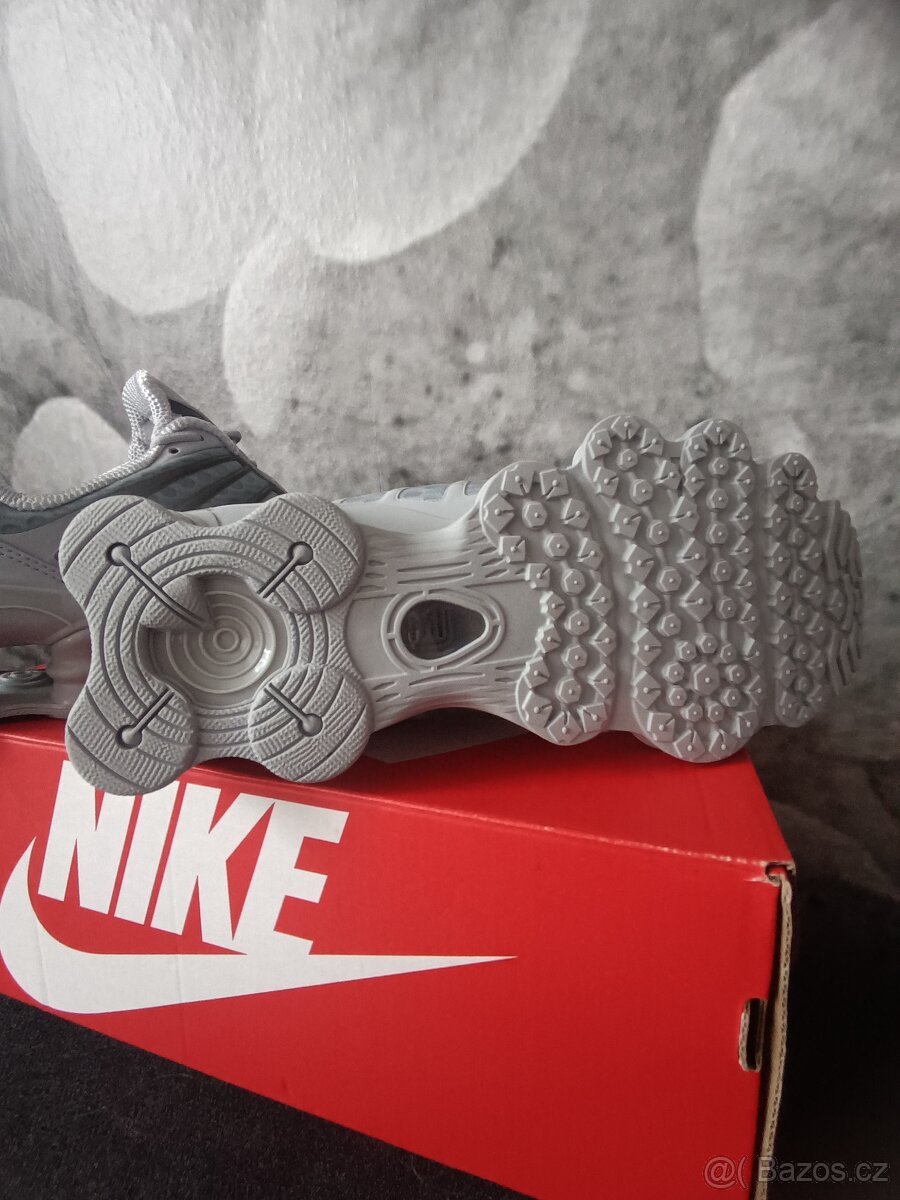 Shox tenisky Nike vel.40,5 - 6