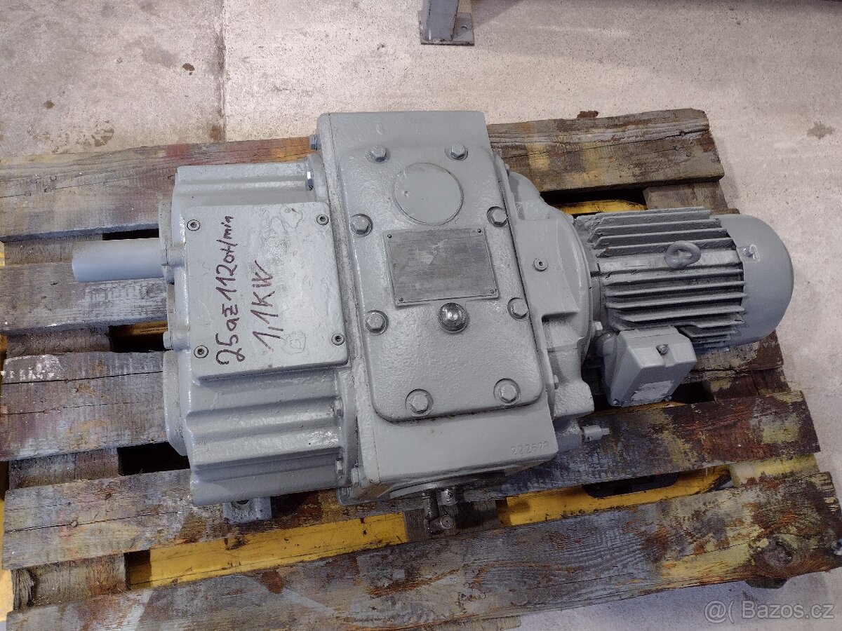 elektromotor s převodovkou - 6