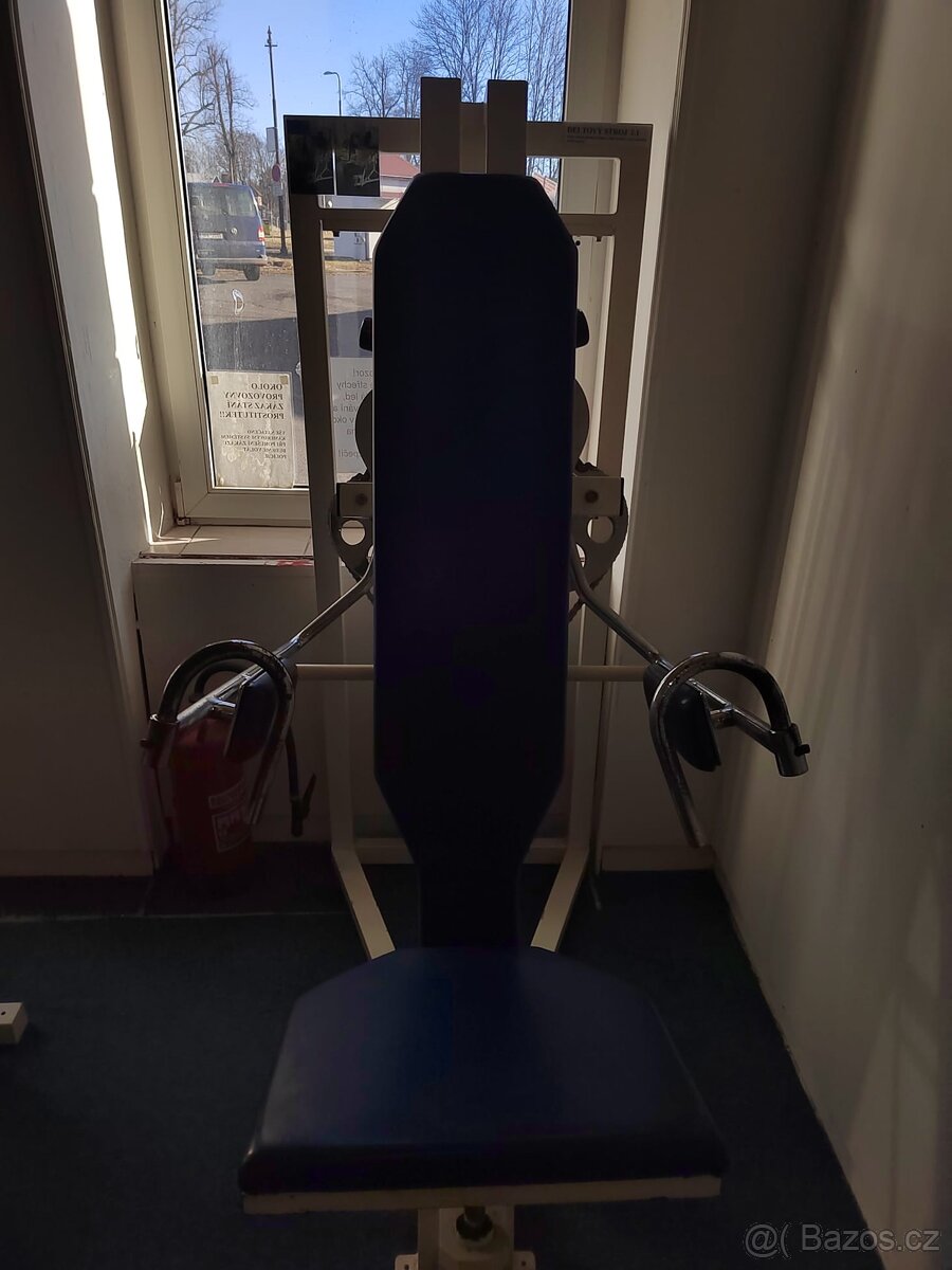 CELÁ POSILOVNA, STROJE, ČINKY - 6