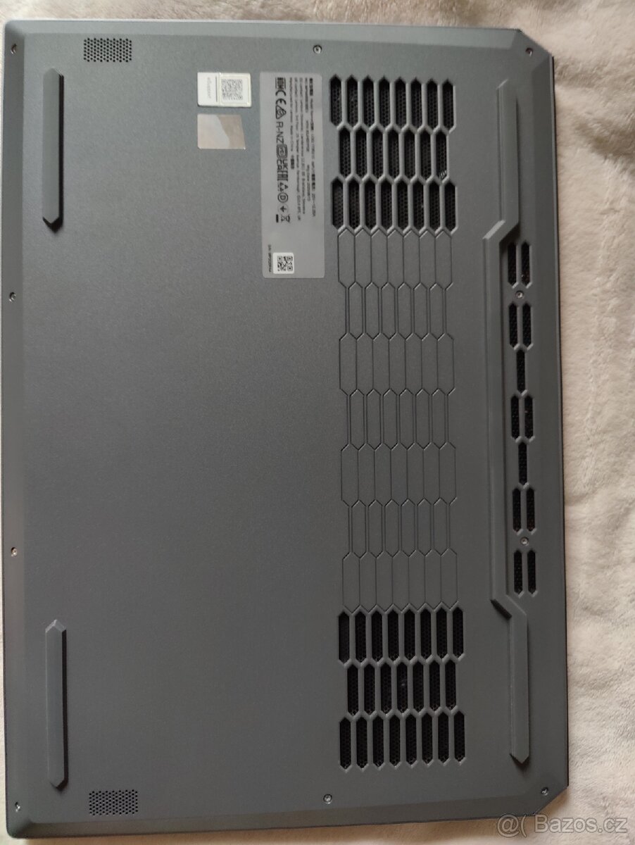 Nový herní notebook Lenovo LOQ 17 z rtx 5070 - 6