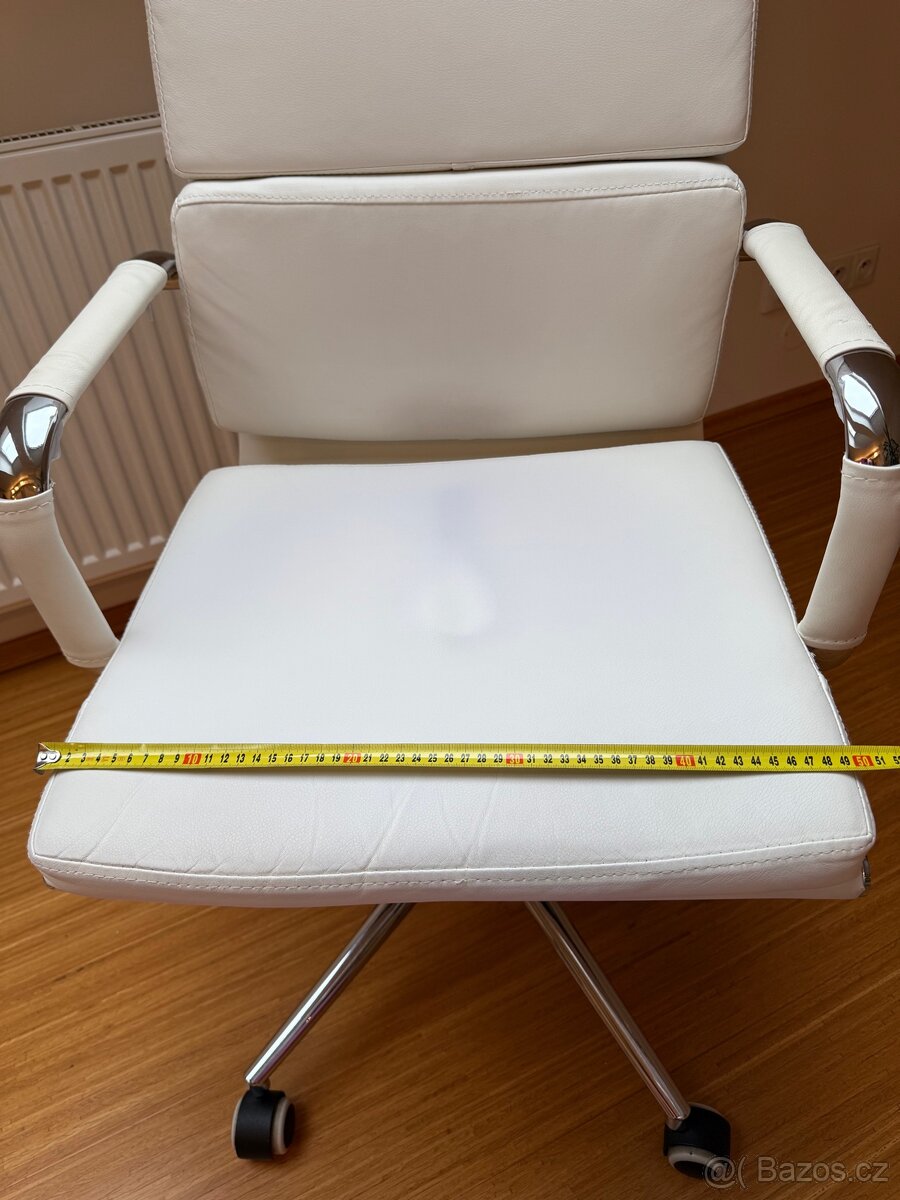 Bílé kancelářské křeslo - 6