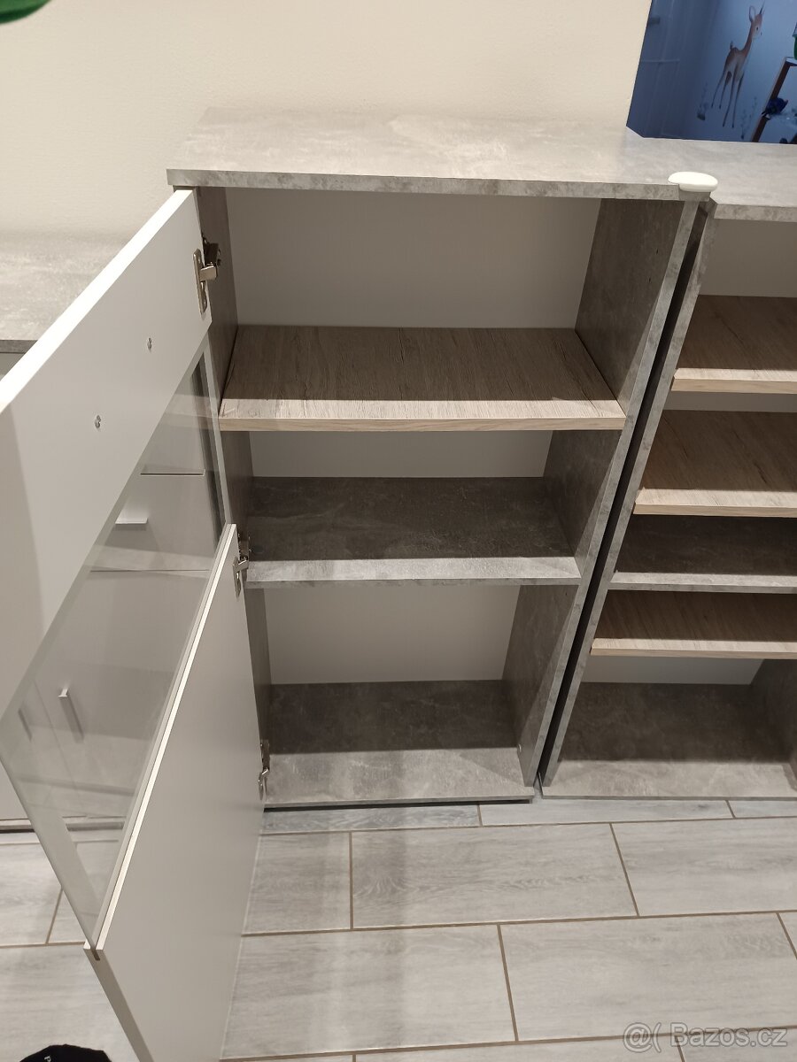 ŠEDO-BÍLÝ nábytek SKŘÍNĚ / KOMODY - 6