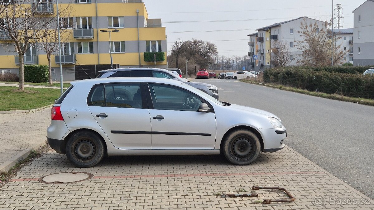 VW Golf 5 1,6 MPi - 6