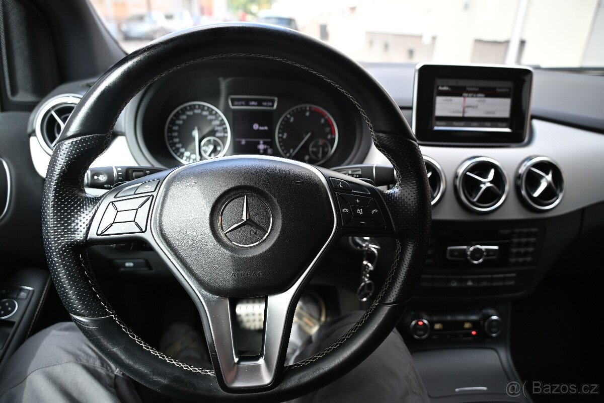 Mercedes-Benz B180 - 6