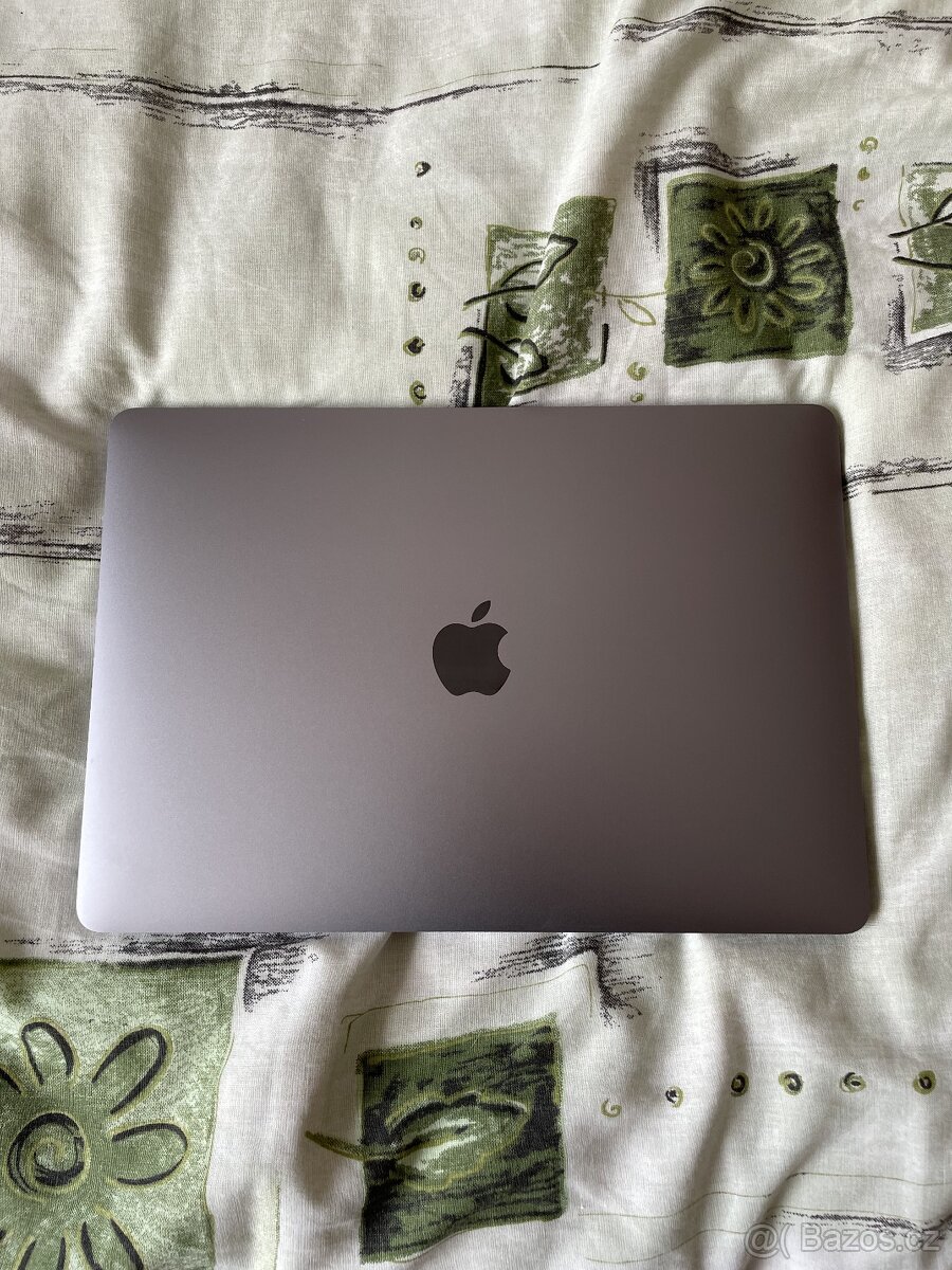 MacBook Pro 13" M2 (2022) – 8 GB RAM, 256 GB SSD, Touch Bar - 6