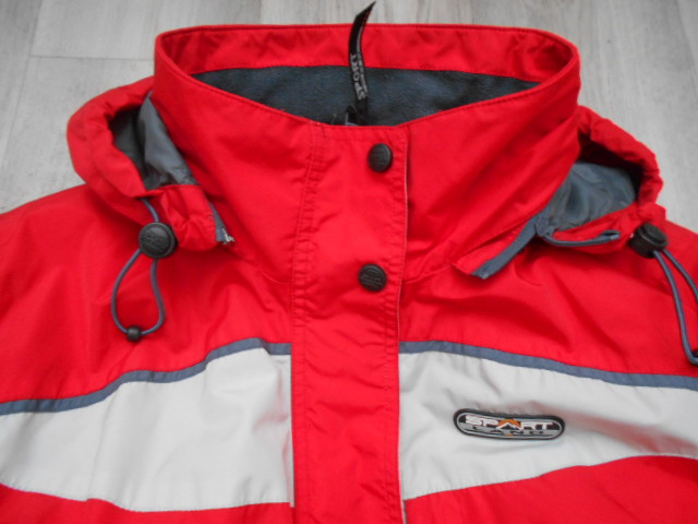 ZÍMNÍ BUNDA VEL. M - 6