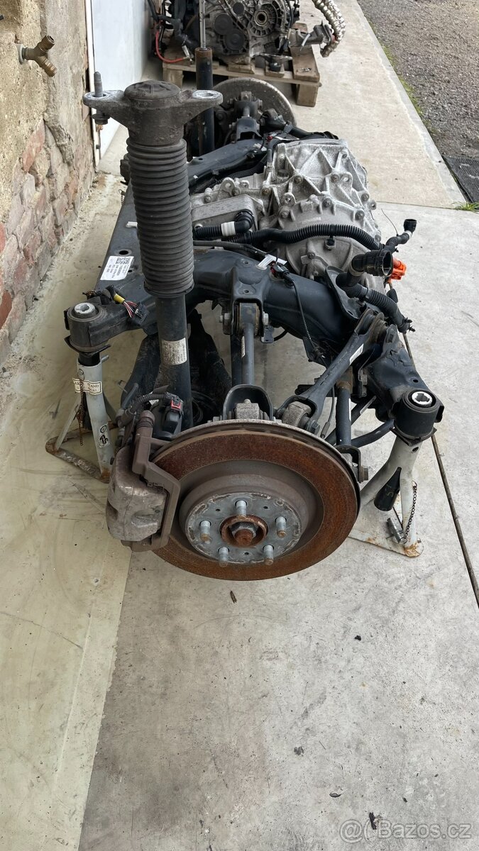 Tesla 3 - zadní náprava / motor / ramena - 6