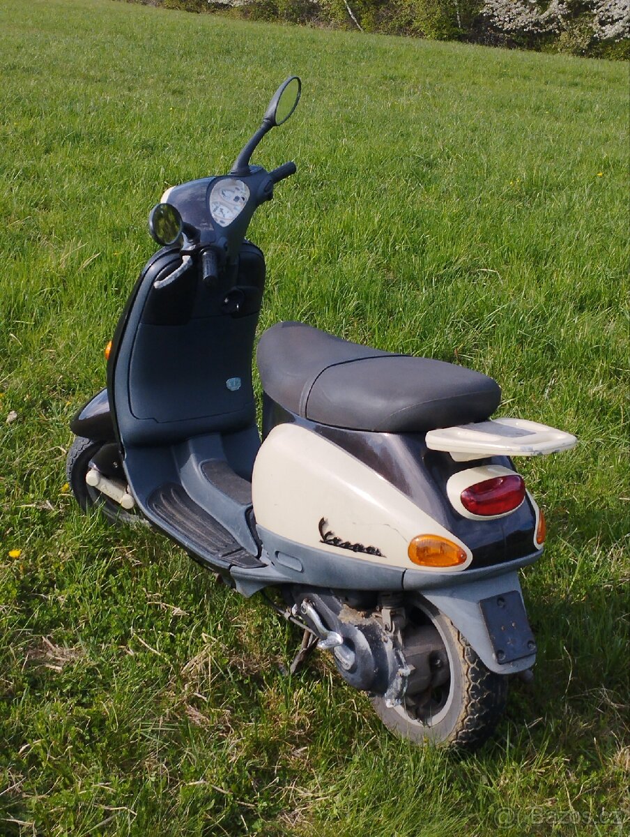 Skútr Piaggio Vespa ET2 - 6