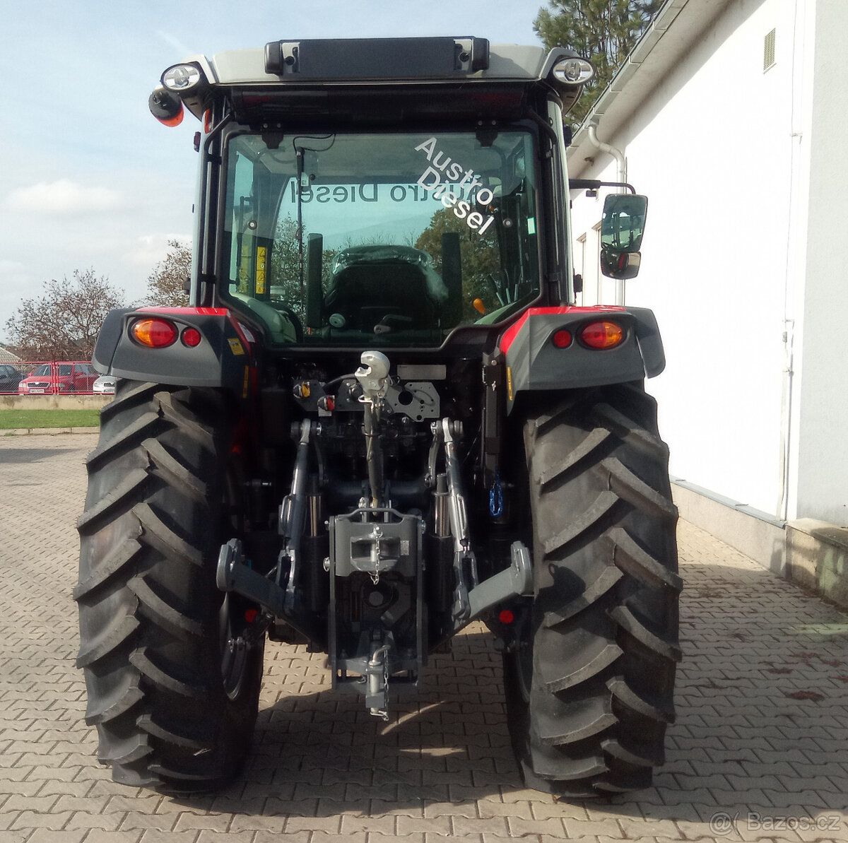 Traktor Massey Ferguson MF 5711M Dyna4 COMFORT - 6