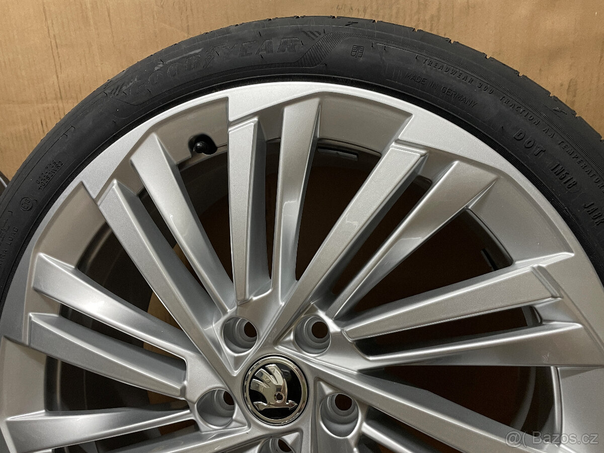 R.V 2025 NOVÁ ORIGINÁL LETNÍ SADA ŠKODA SUPERB 3,4 235/40/19 - 6