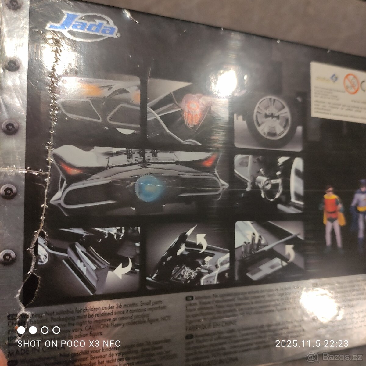 Batmobil 1:18 - 6