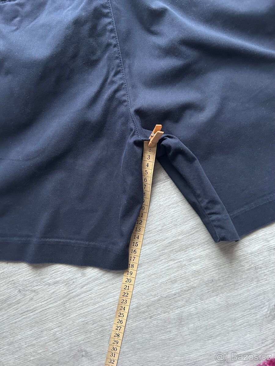 Prodám tmavě modré chino šortky H&M vel. 31 - 6