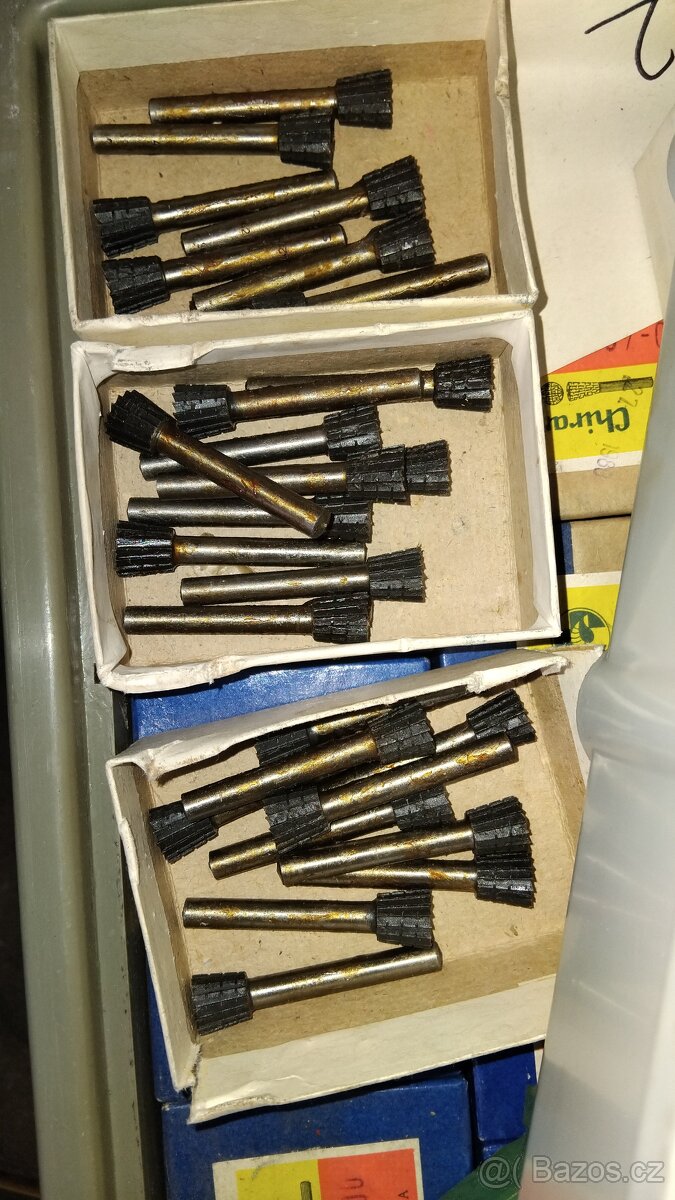 Soustruh-nože, frézy, příslušenství. - 6