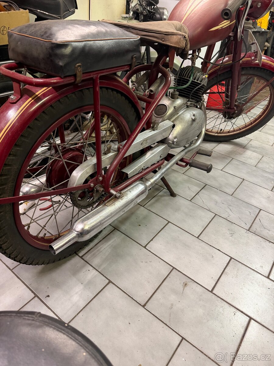 Monark 150 - 6