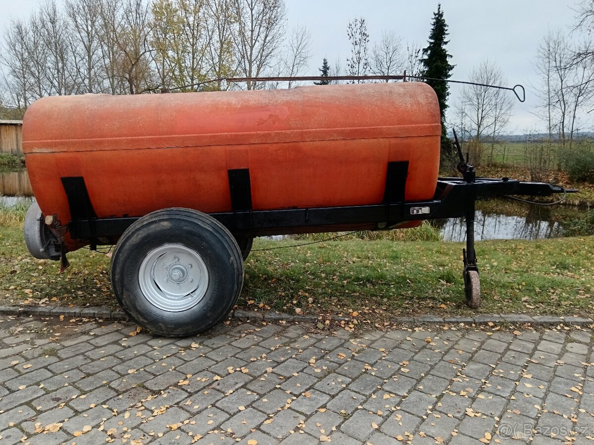 Laminátový fekál, cisterna, nádrž na vodu o objemu 4.000l - 6