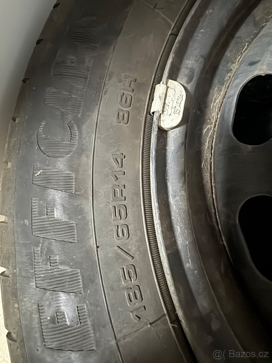 Prodám celá kola z mého starého auta - 6