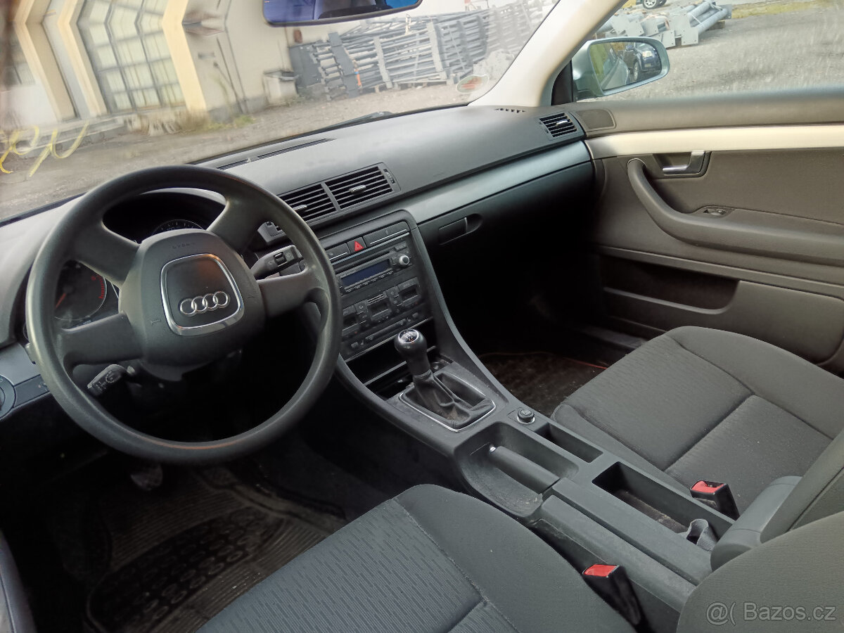 Audi A4 85 KW klima výhřev - - 6