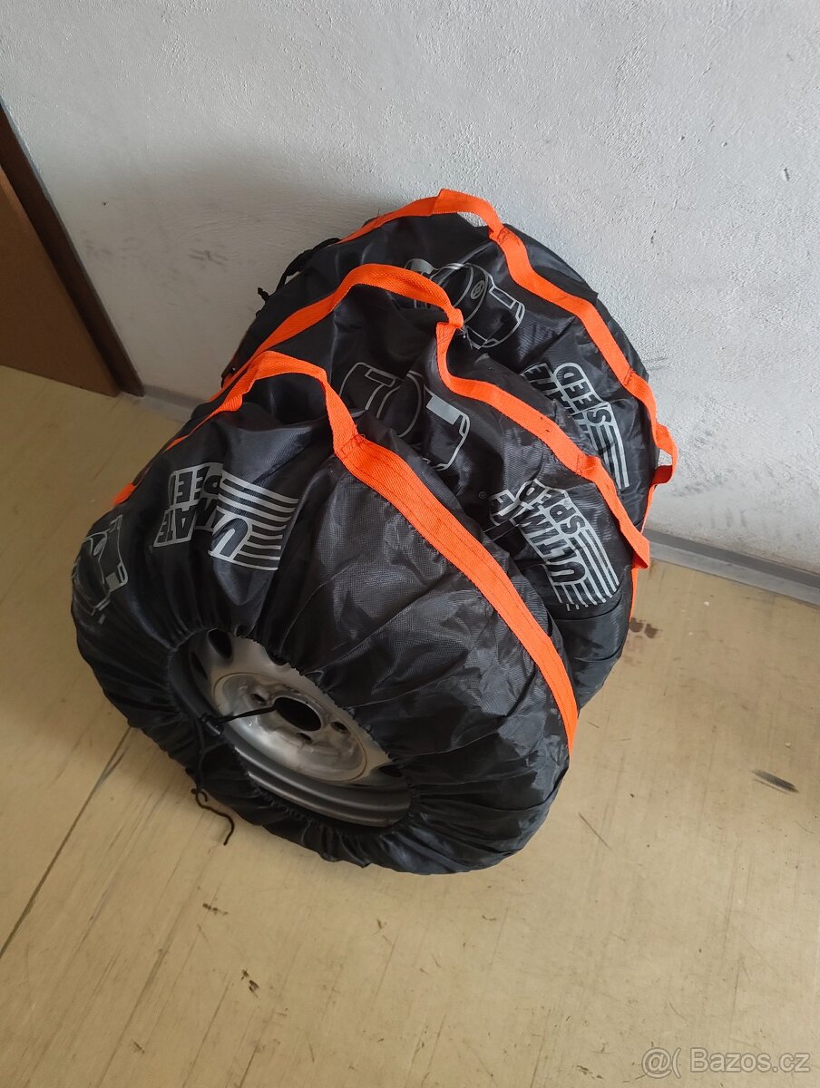 Prodám pneu 165/70 R13 s disky - 6