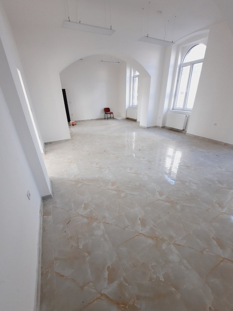 Lovosice-pronájem nebytových prostor 140 a 145 m2, centrum - 6