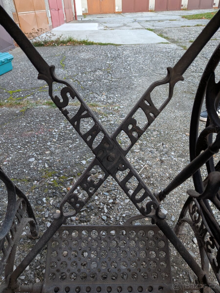 Prodám šicí stroj White - 6