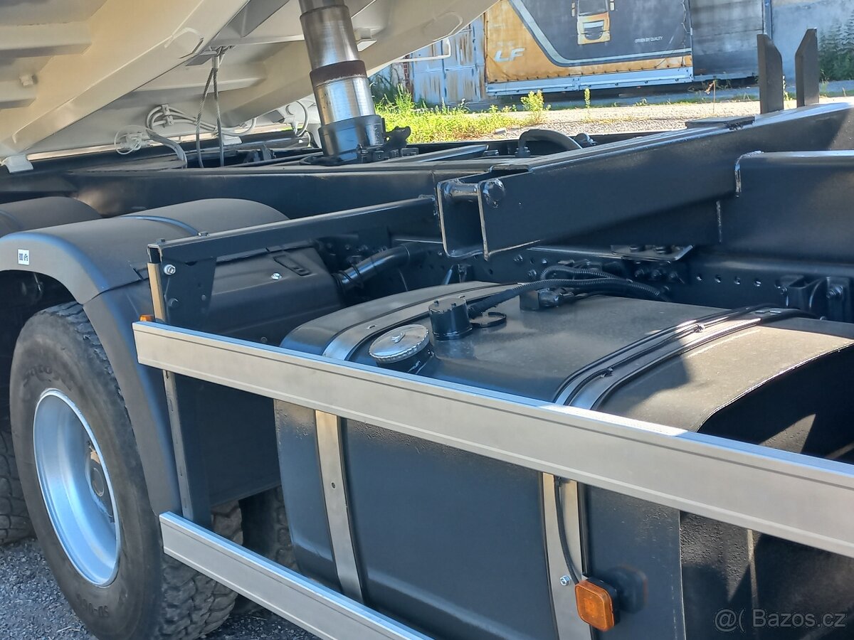 Man Tgs sklápěč 6X6 - 6