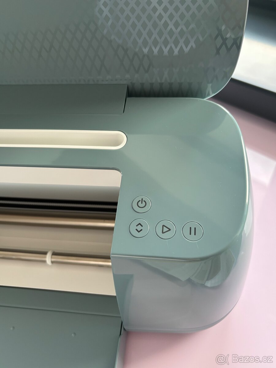 Řezací plotr Cricut Maker4 Essential bundle - 6