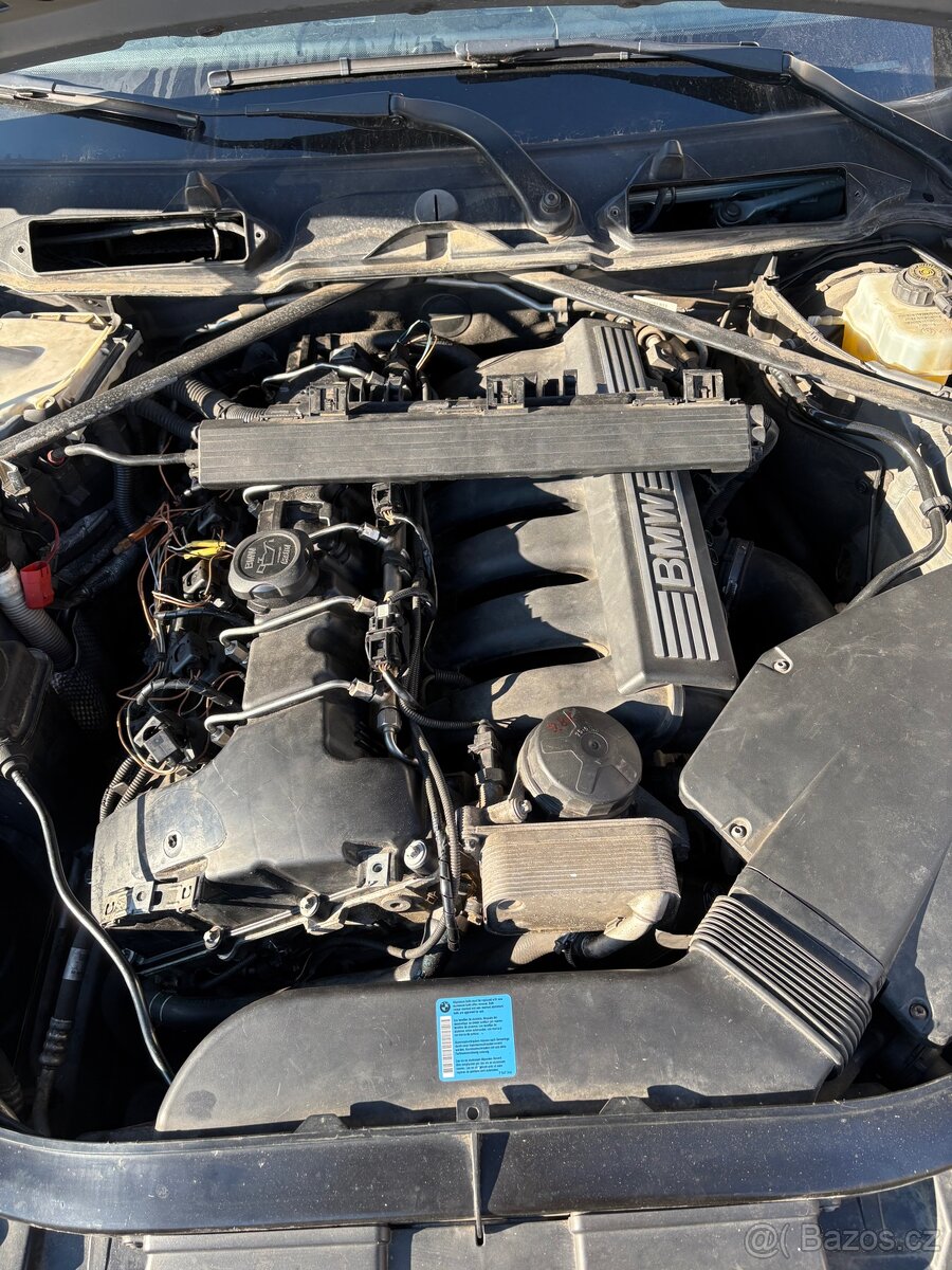 BMW E91 LCI cely vůz po dílech - 6