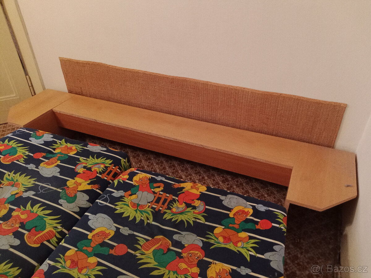 Podlouhlý noční stolek - 6