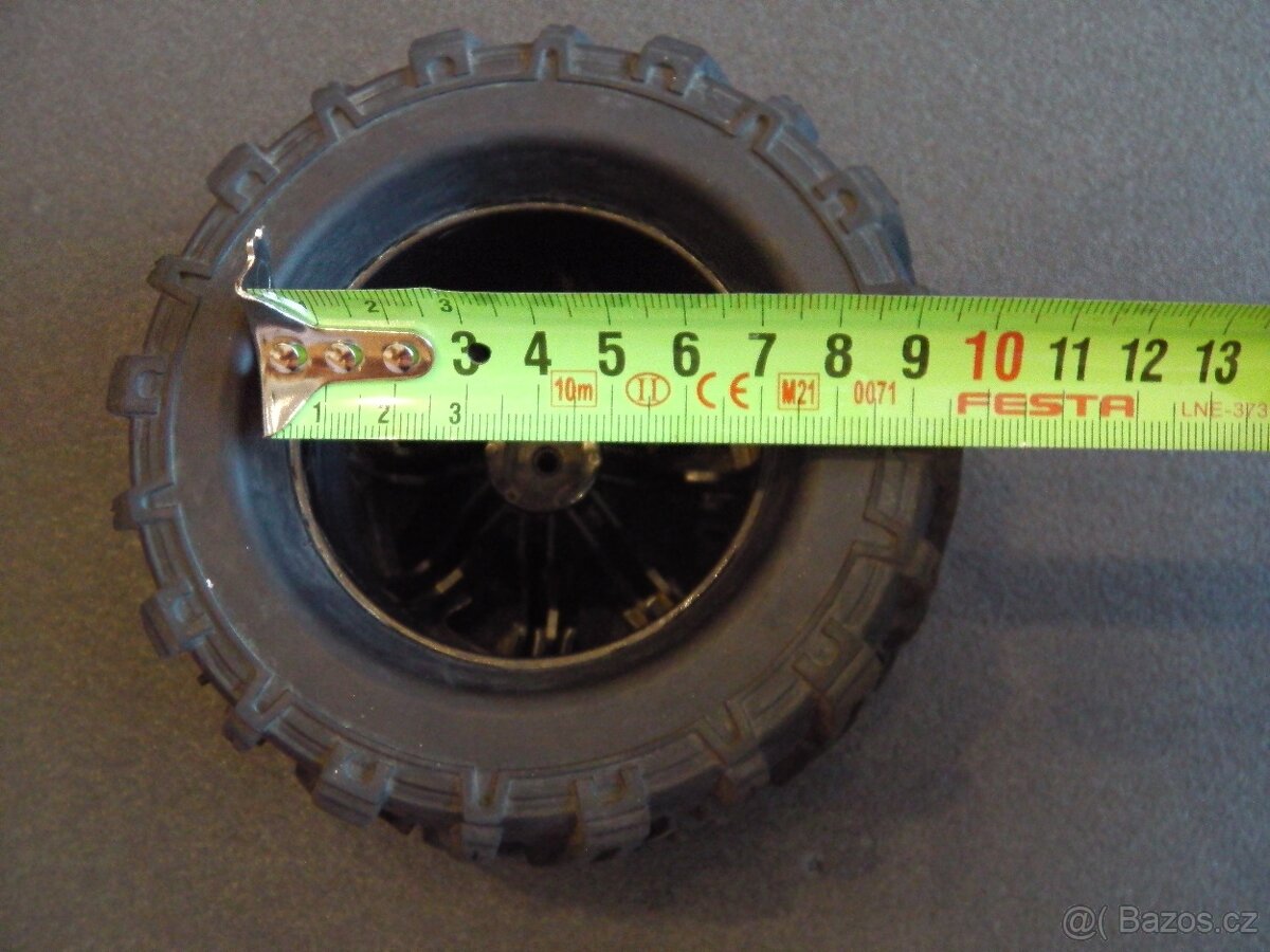 RC KOLA VELKÁ NA AUTA 1/10 - 6