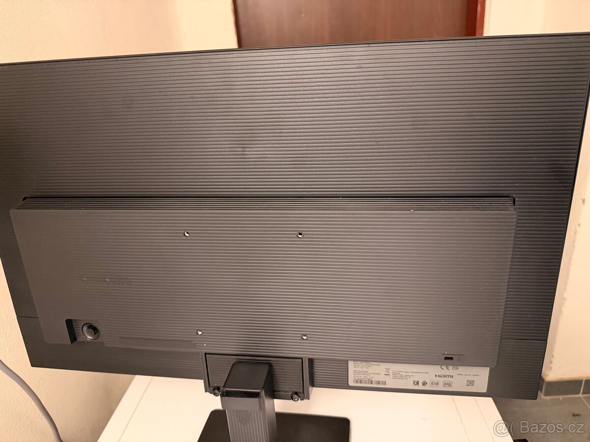 Samsung Monitor - 6