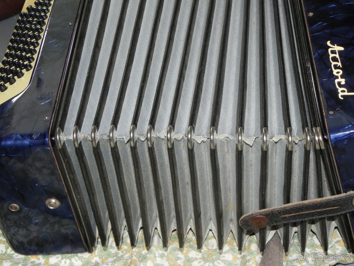 Stará harmonika accord - 6