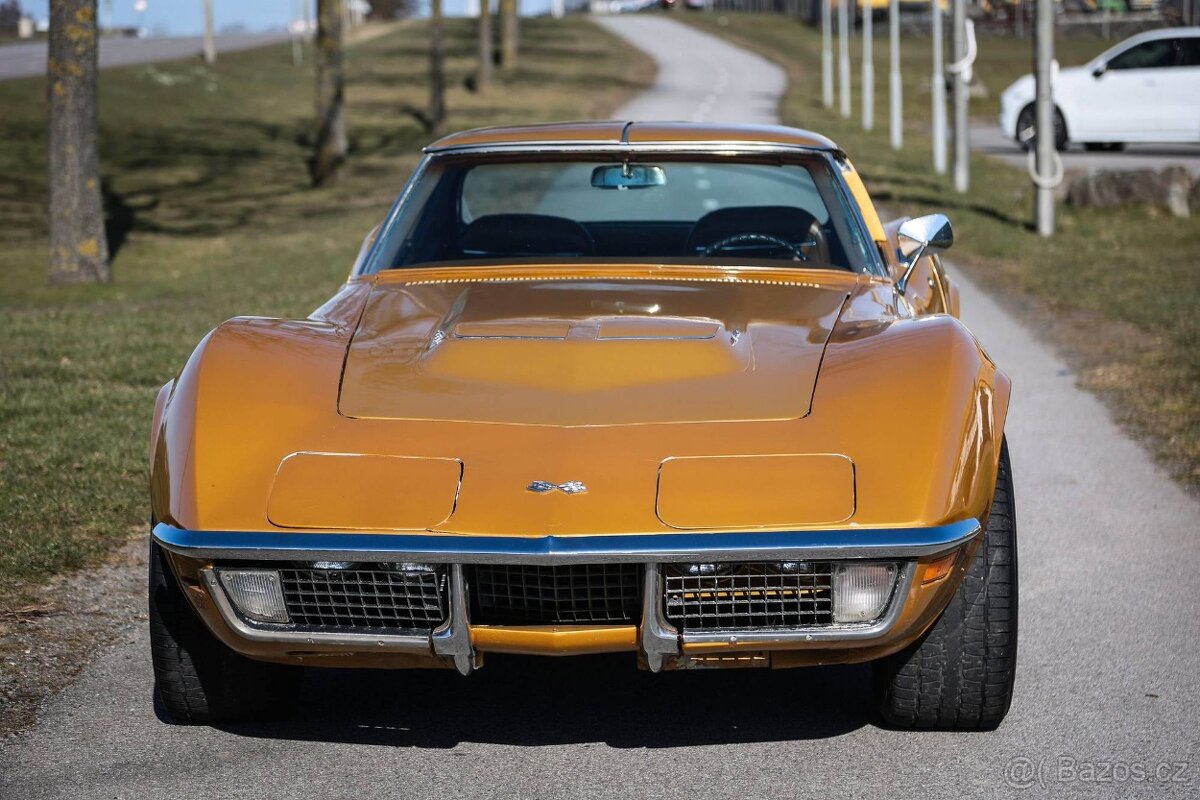 Chevrolet Corvette C3 Stingray z roku 1971 - 6