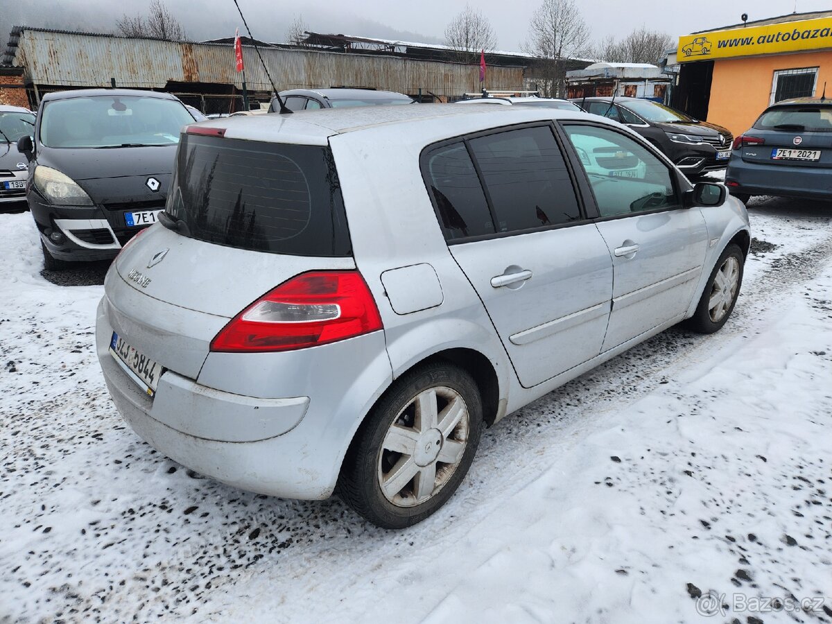 Renault Megane 1.6i 82 kW - 6