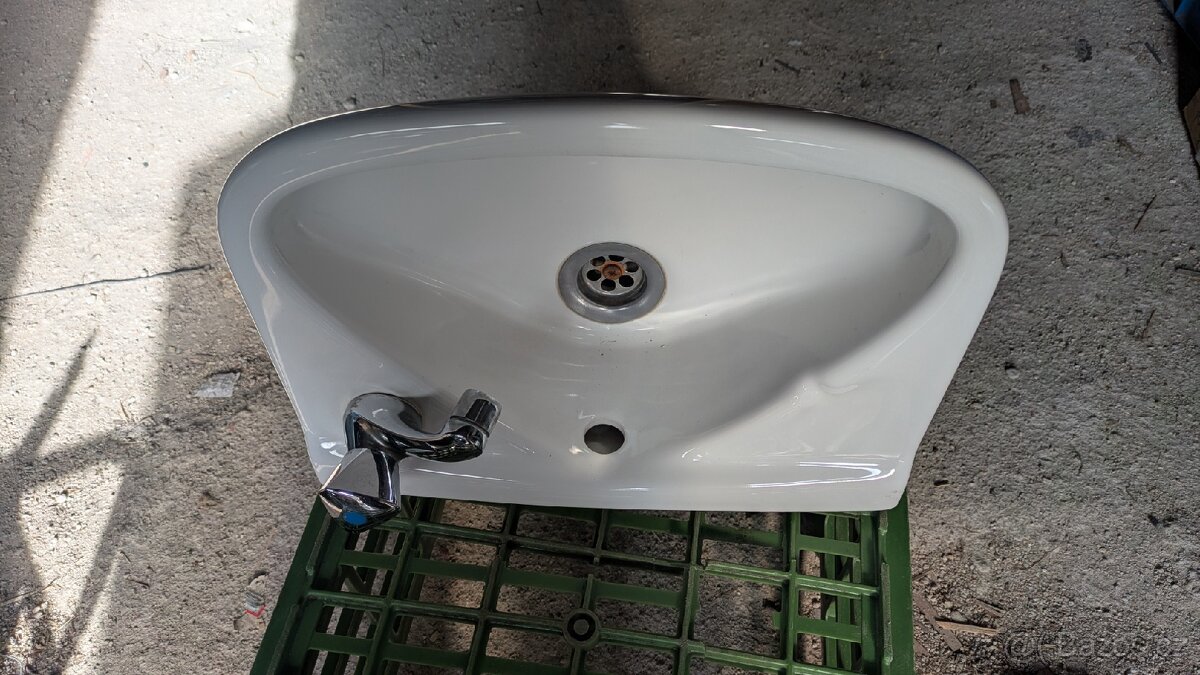 Bojler junior merloni 50 litrů a umyvadlo - 6