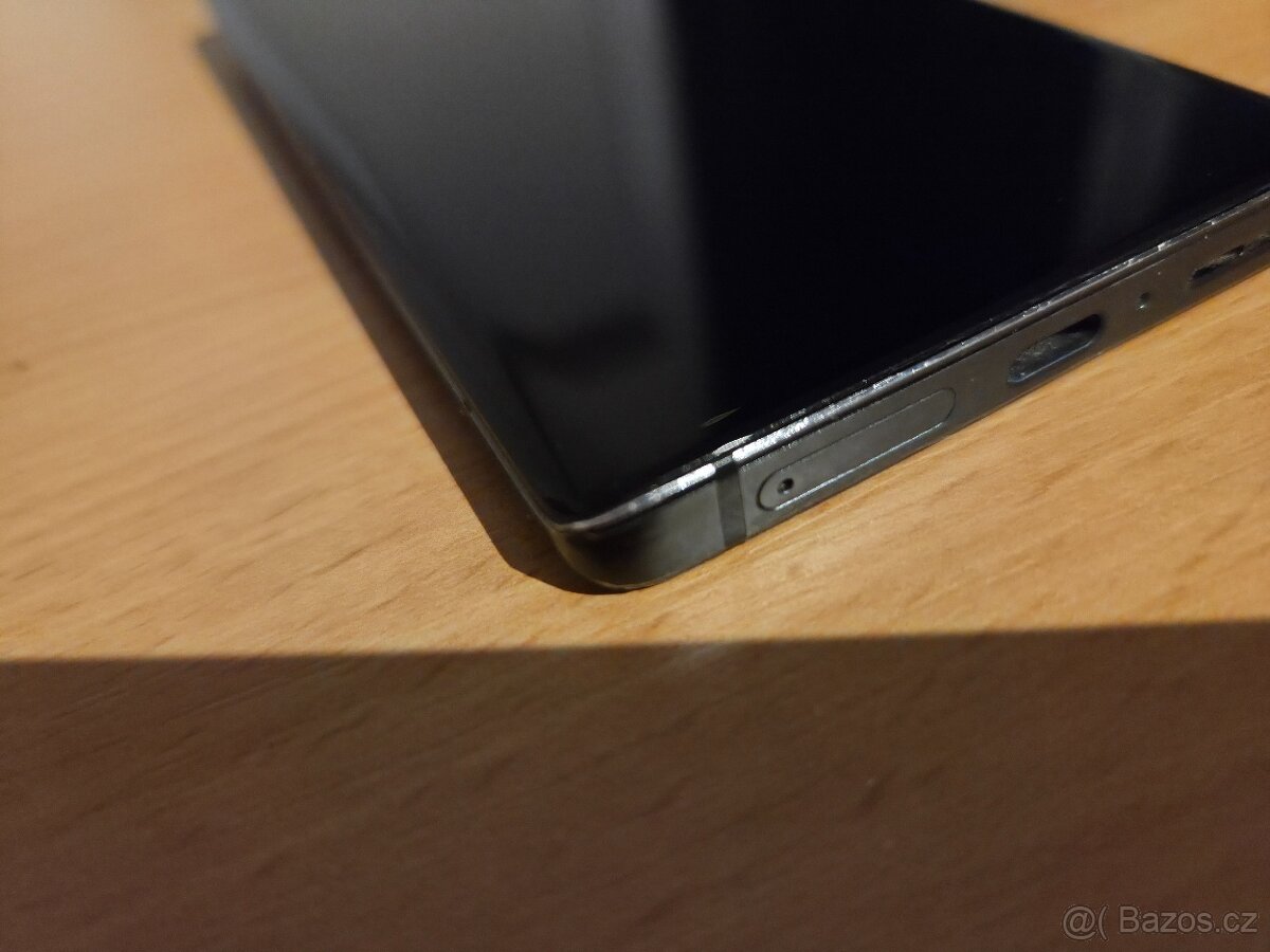 Motorola Edge 30 Ultra 12/256 GB + 125 W nabíječka+kryt - 6