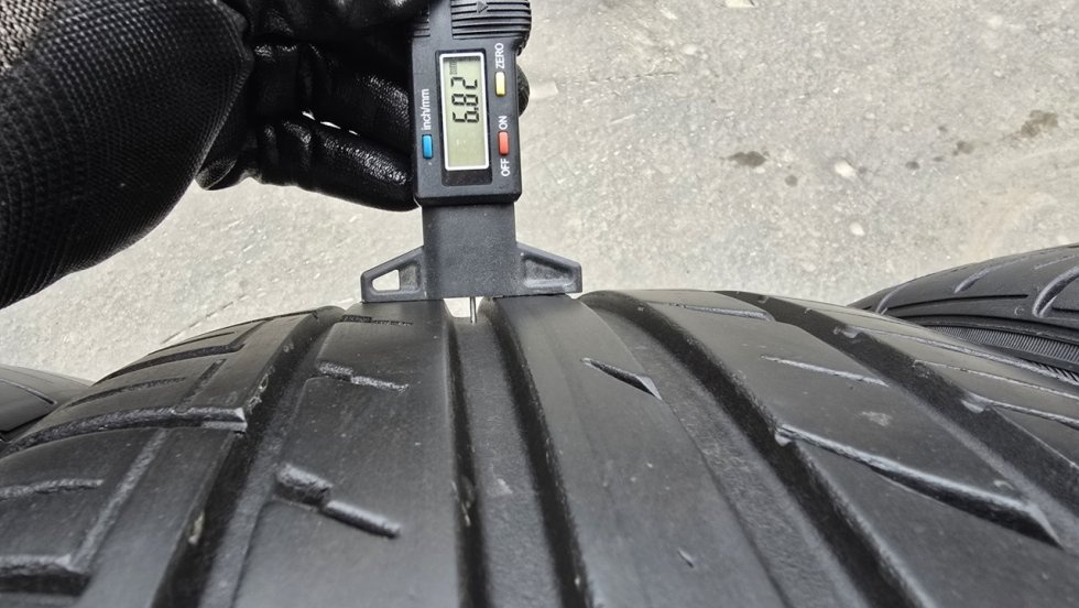 Letní pneu 245/45/18 Falken - 6