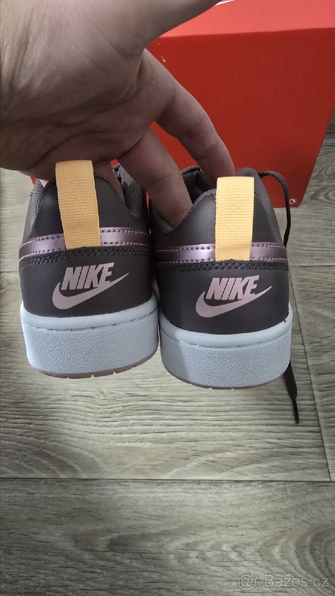 Nike court borough low 2 38,5eu - 6