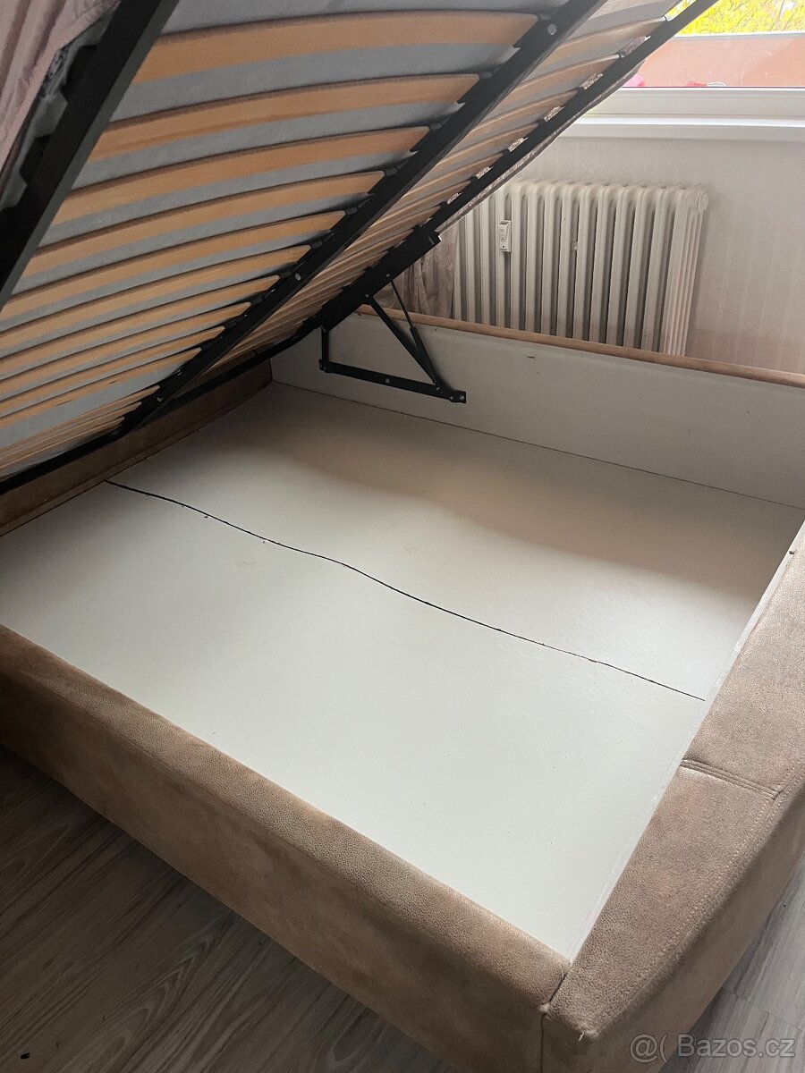 Postel z úložnem prostorem - 6
