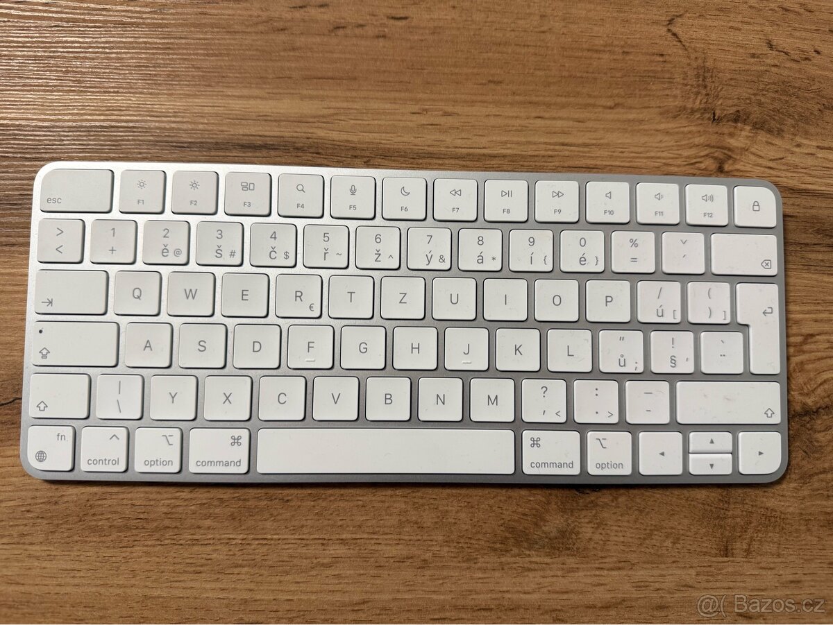 iPad Pro 11” 4.generace M2 128GB s příslušenstvím - 6