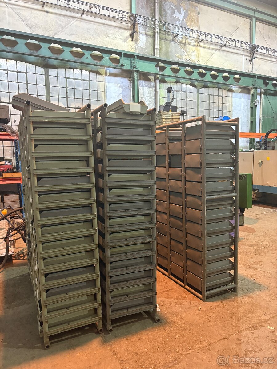 Prodám šuplíkový regálový systém z výdejny - 6