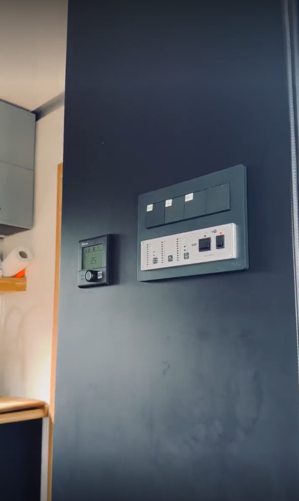 OBYTNÝ VLEK MANSORA by Bratra 2022 - SLEVA - 6