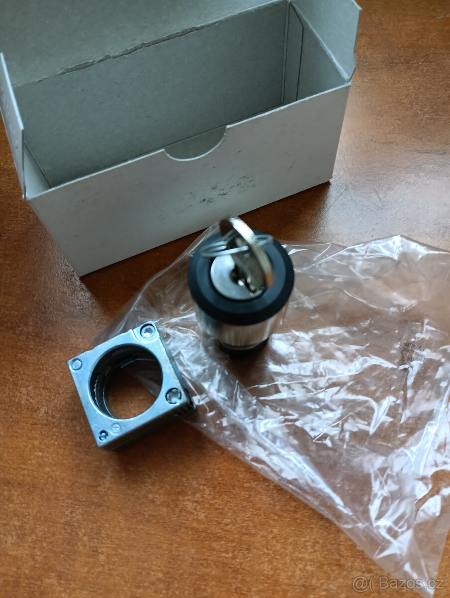 SIEMENS Spínač klíčový - 6