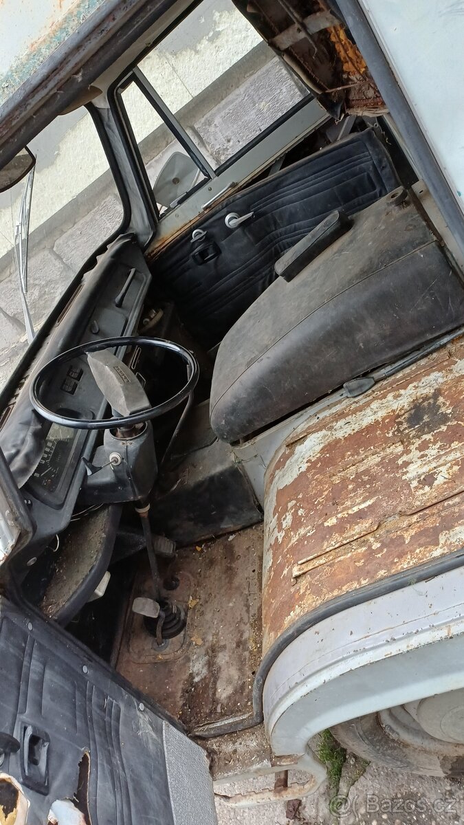 Škoda 1203 zo šiltom - 6