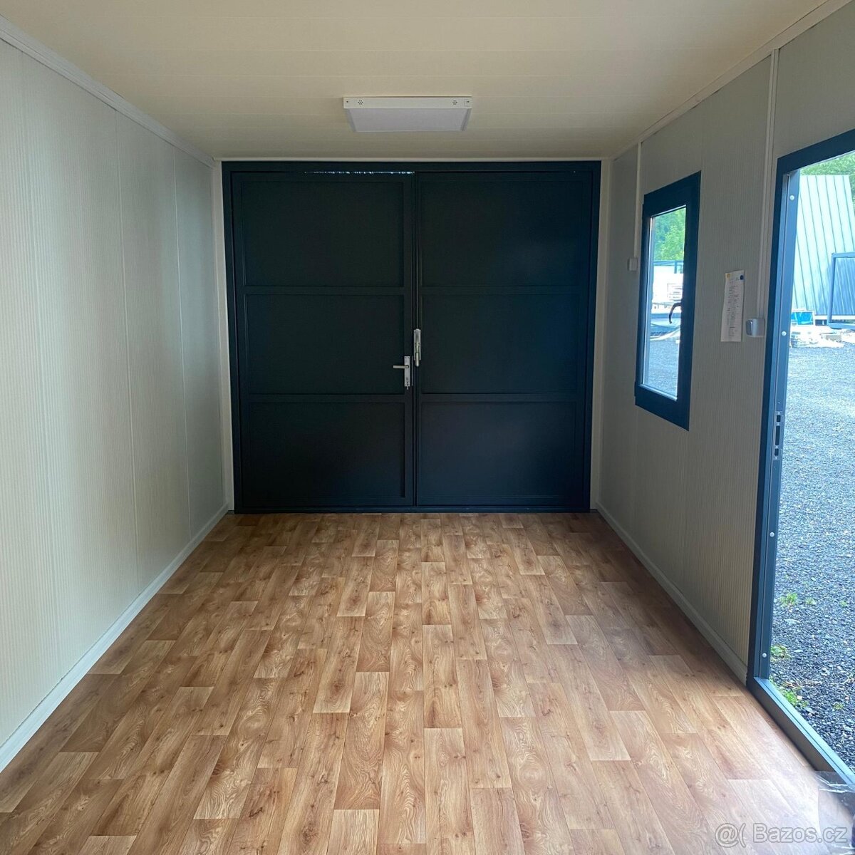 Skladový kontejner o rozměru 3x7m s plechovými vraty - 6