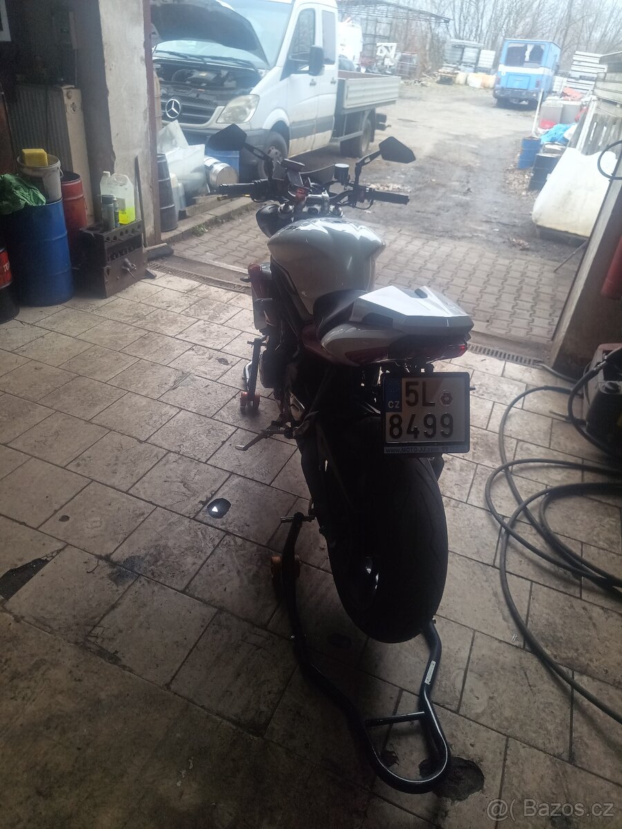 Triumph Street triple 675 - 6