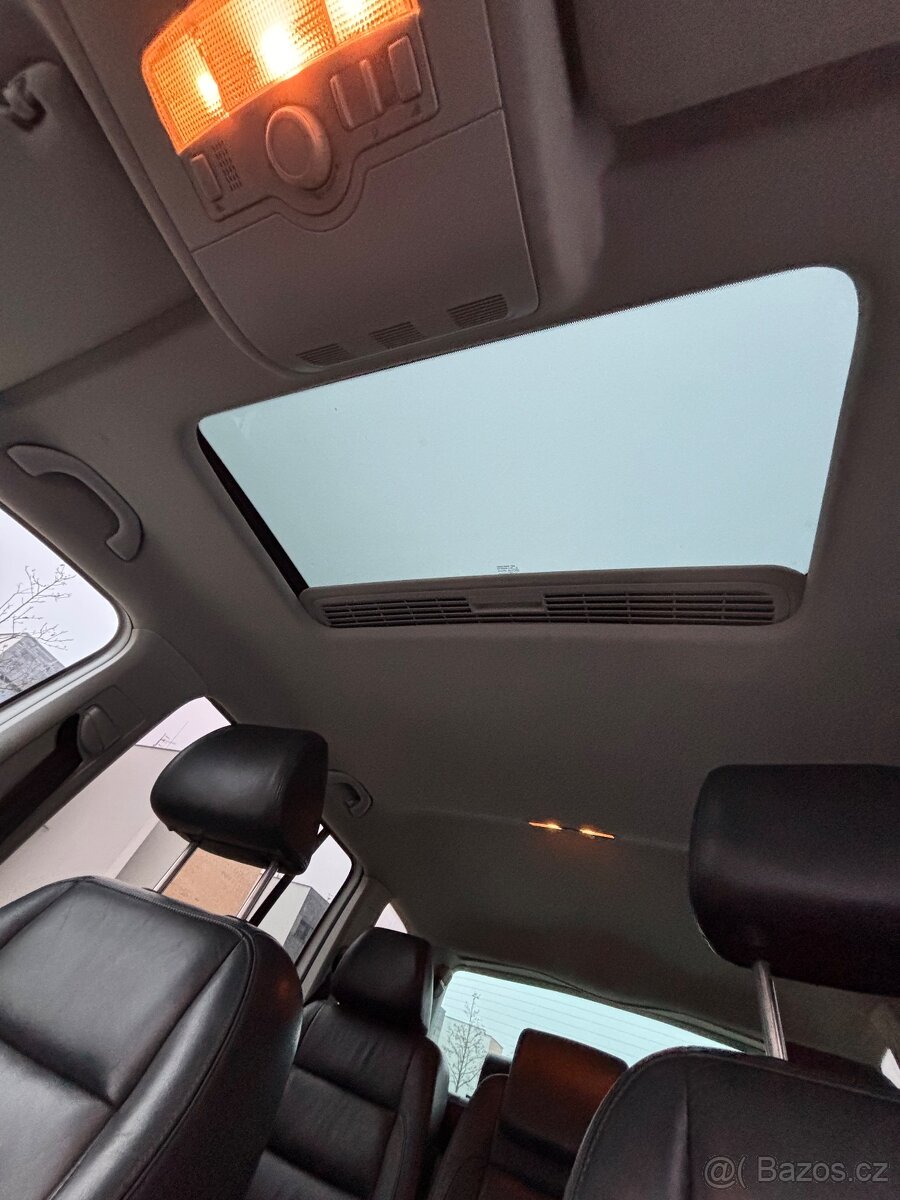 VW Touran 2010, 2.0 TDI, 103kw, 7mist. Cele v Kuzi - 6