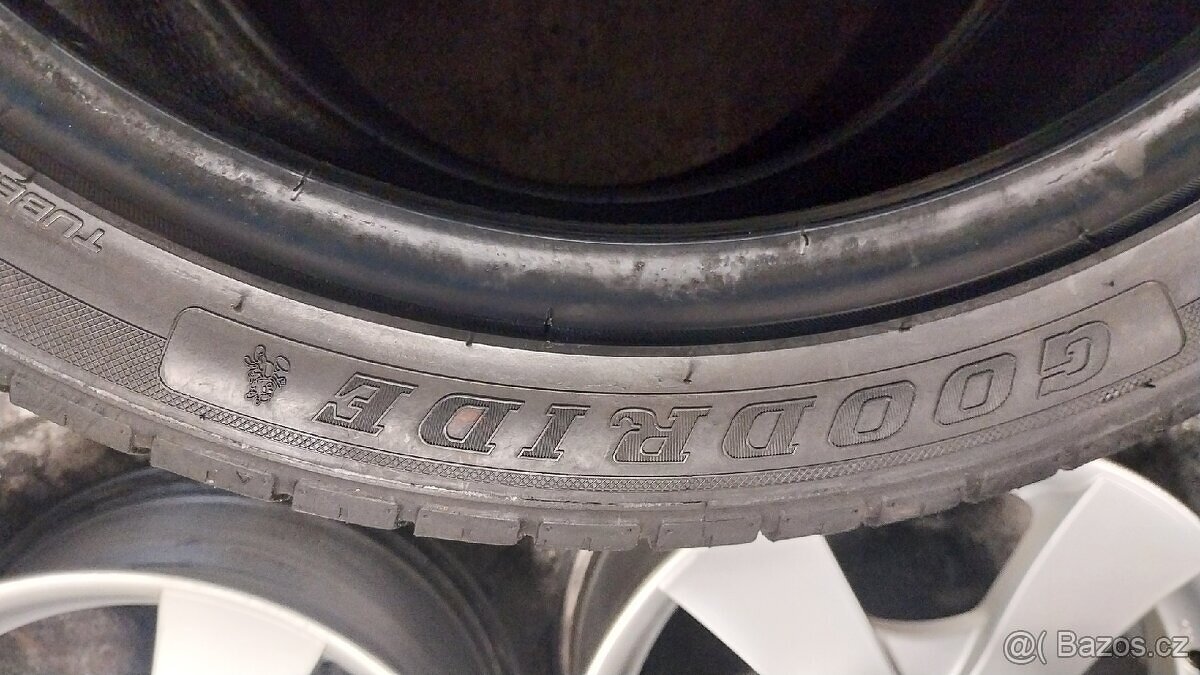 Prodám 2 x letní pneu Goodride 245/40/18 - 6