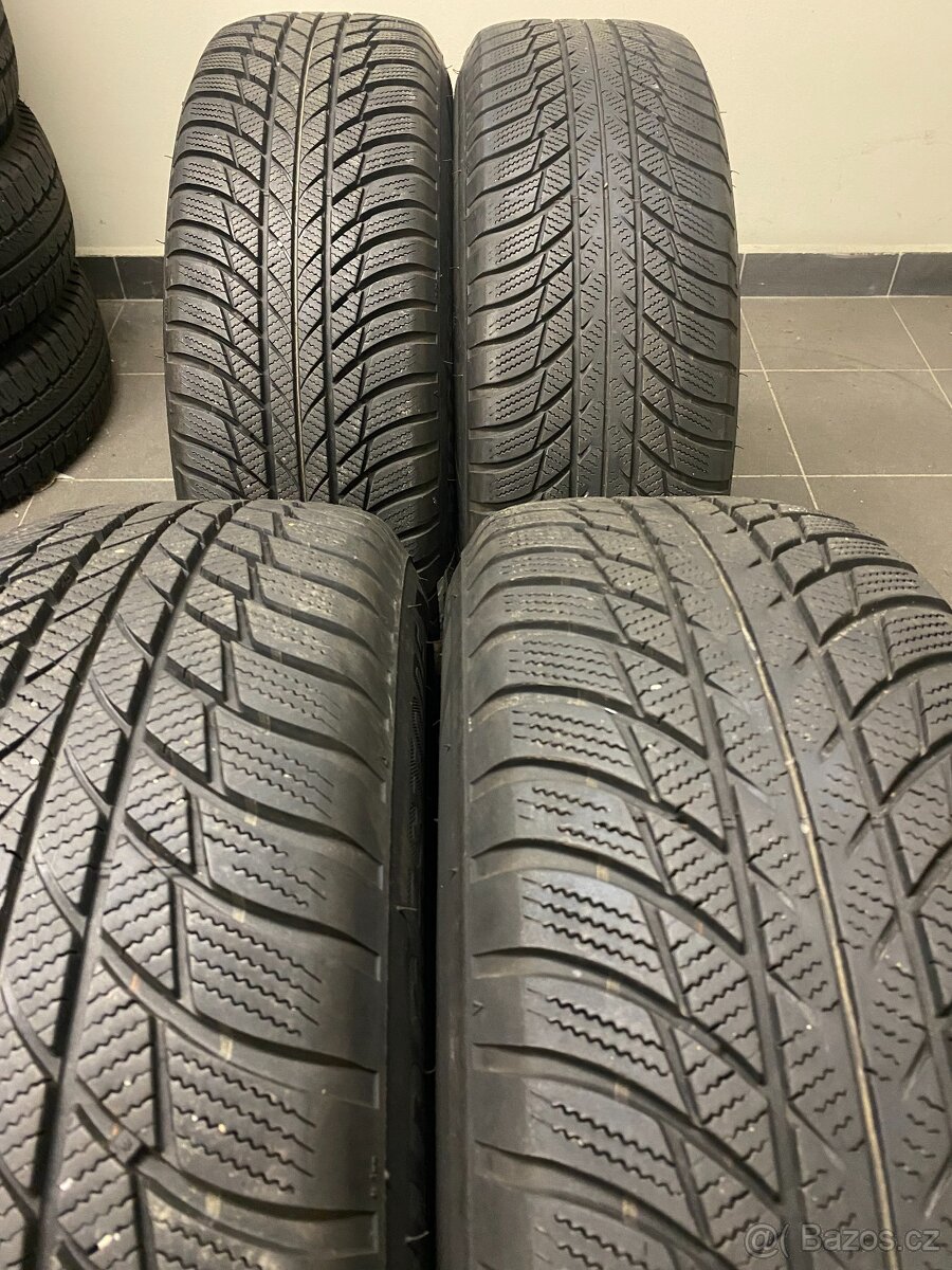 ORIGINAL sada plech. disků Audi Q3, VW Tiguan 215/65/17 - 6