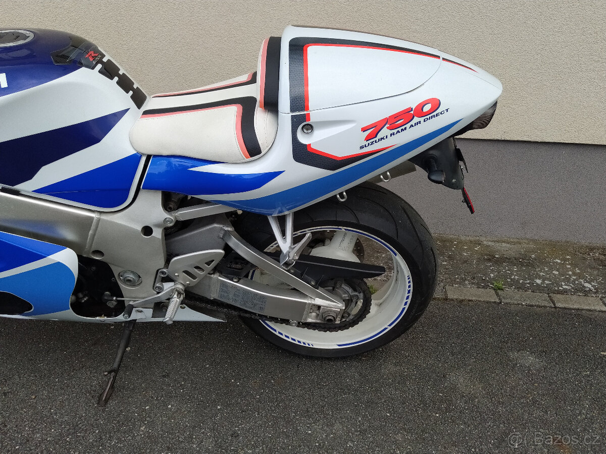 SUZUKI GSX-R 750 - 6